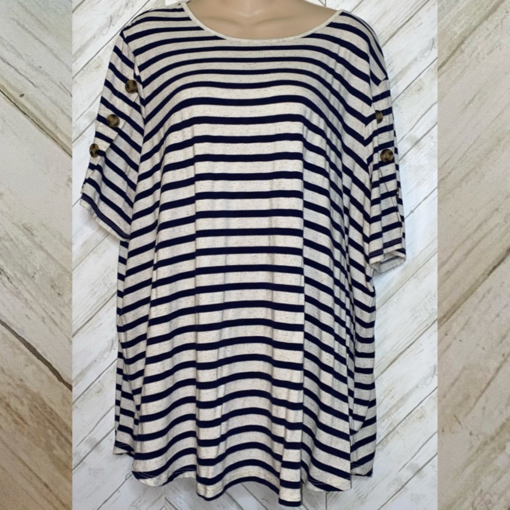 Striped crew neck shirt